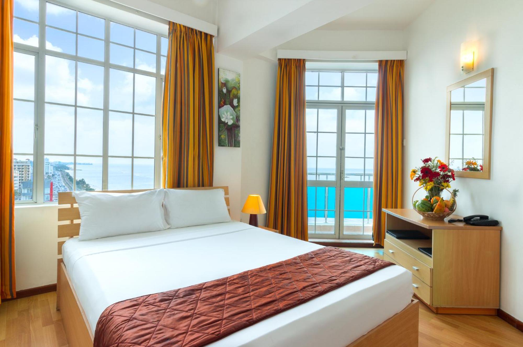 Three-Bedroom Apartment Sea view or City view